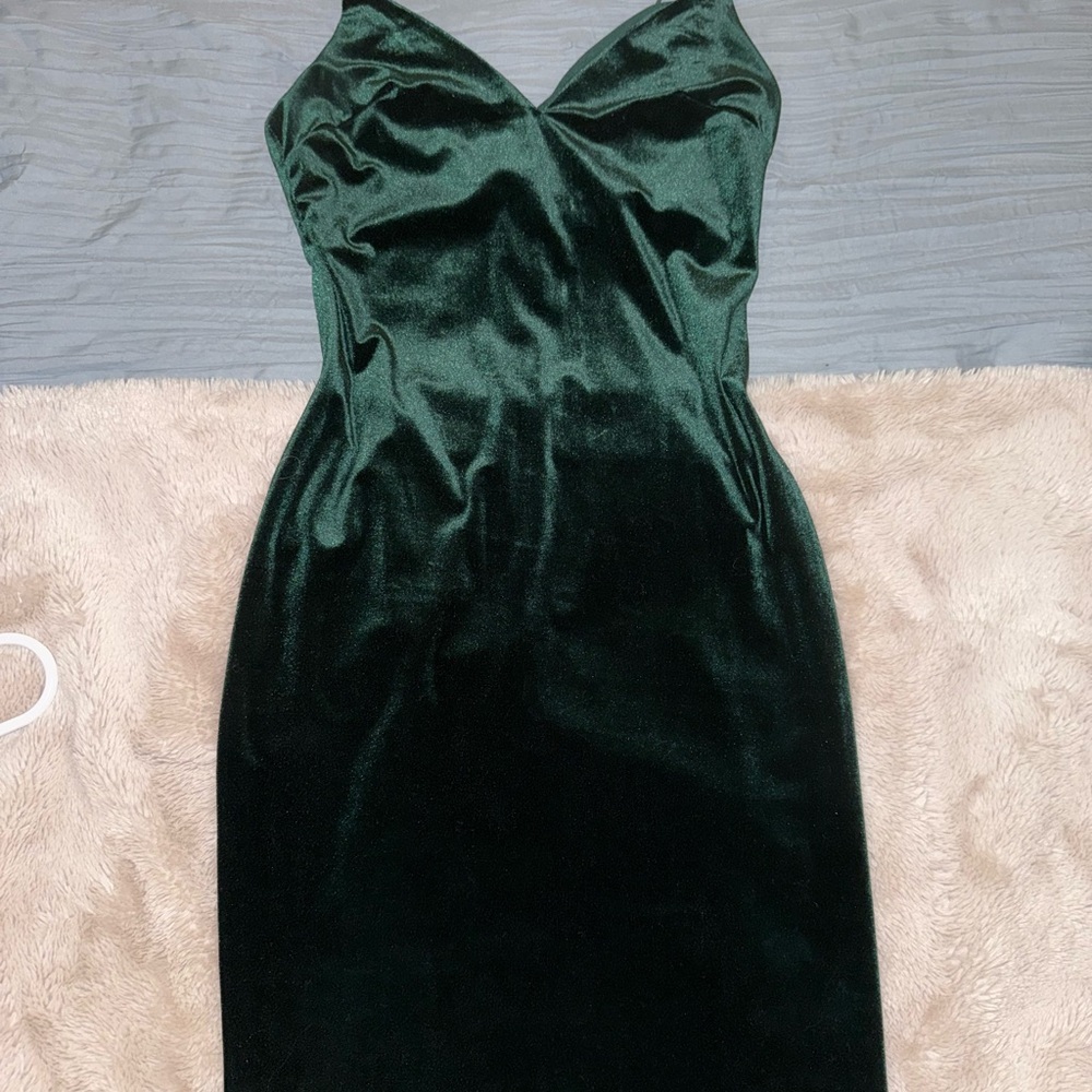 B. Smart Green Sheath Dress Sweetheart Neckline Sleeveless